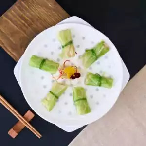 Bắp cải cuộn tôm