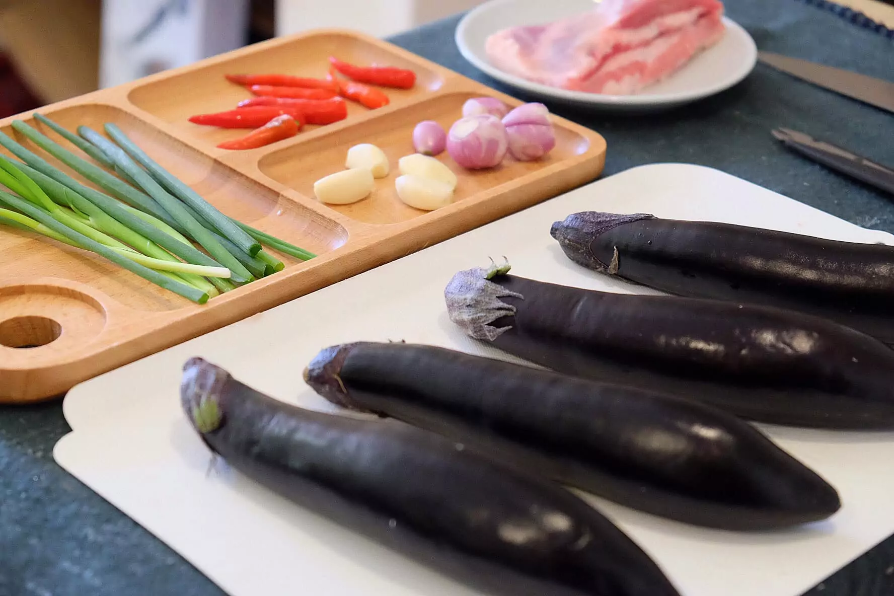 Nguyên liệu món Cà Tím Cuộn Thịt Chiên Giòn