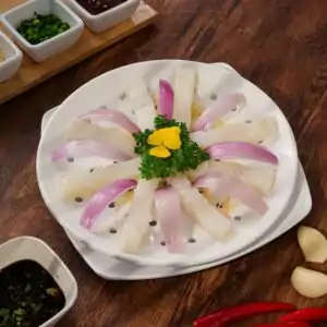Mực lá hấp đại dương hành gừng
