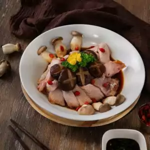 Gà Tre Hầm Nấm