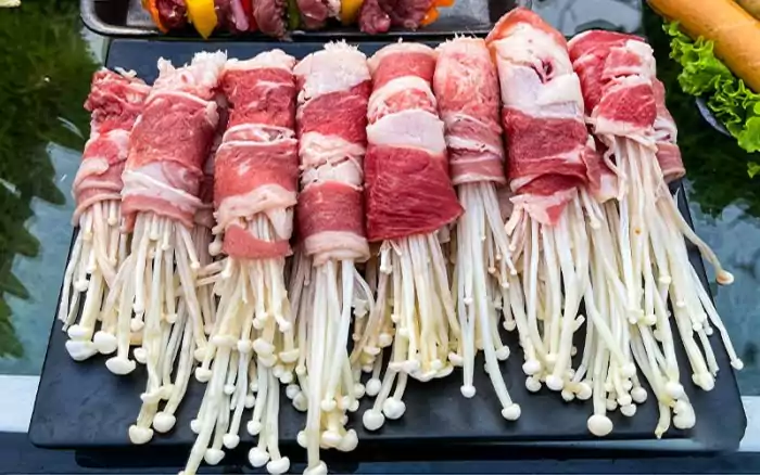 ba chỉ bò cuộn nấm kim châm