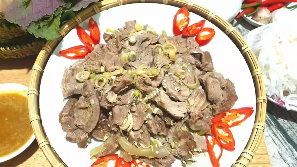 Bắp bò hấp gừng