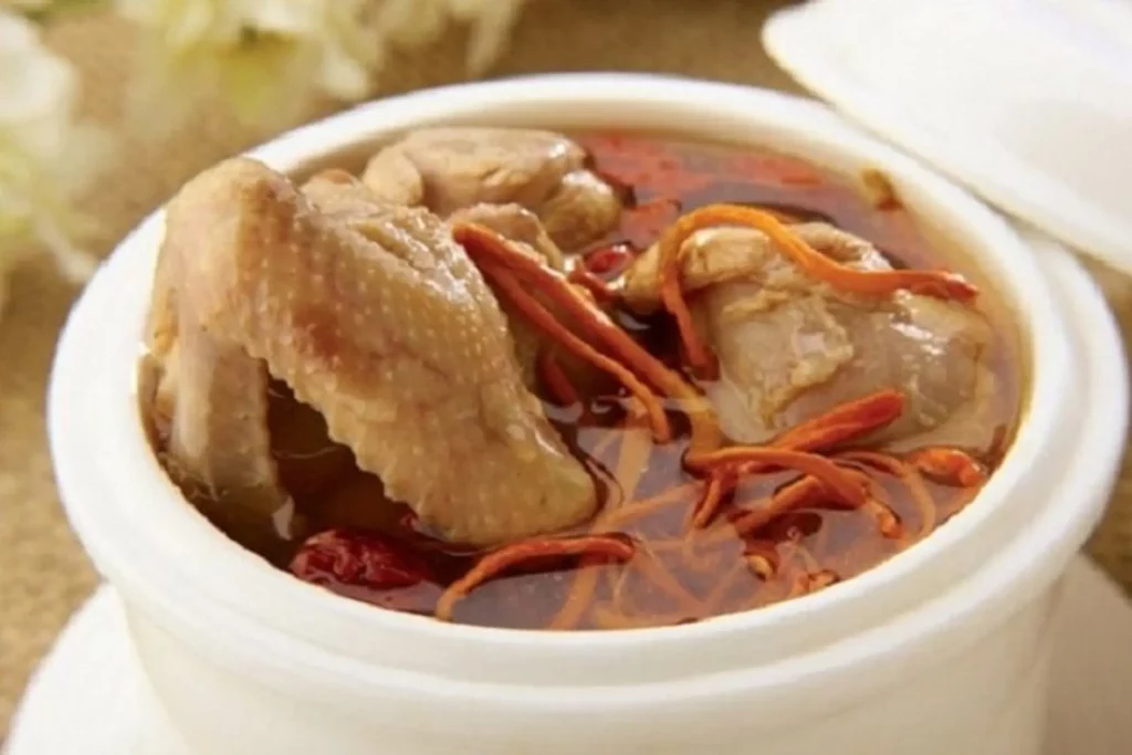 gà tre hấp đông trùng