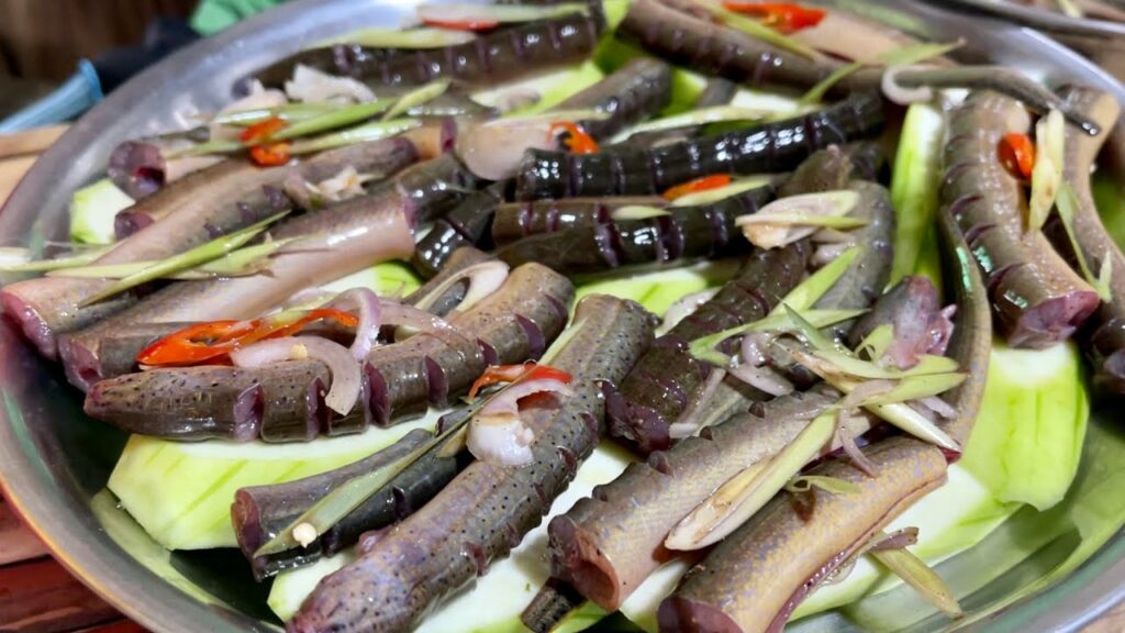 Hướng dẫn cách làm lươn nghệ hấp tía tô